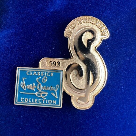 Walt Disney Classics Collection 5th anniversary 1990s limited edition pin set - Picture 3 of 6